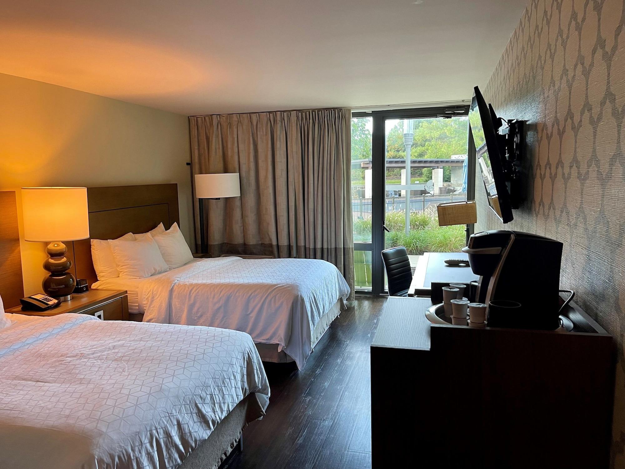 ריברהד Hotel Indigo East End By Ihg מראה חיצוני תמונה